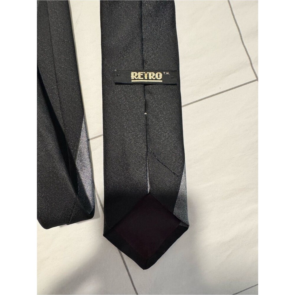 Men’s black and gray patterned tie - Picture 3 of 3